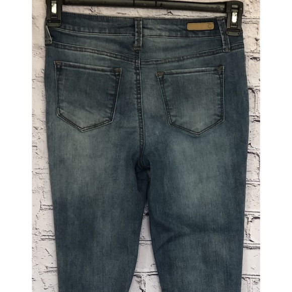TRUE CRAFT Junior Jeans Mid Rise Skinny Size 3 Distressed Blue 5 Pocket EUC - Picture 5 of 7